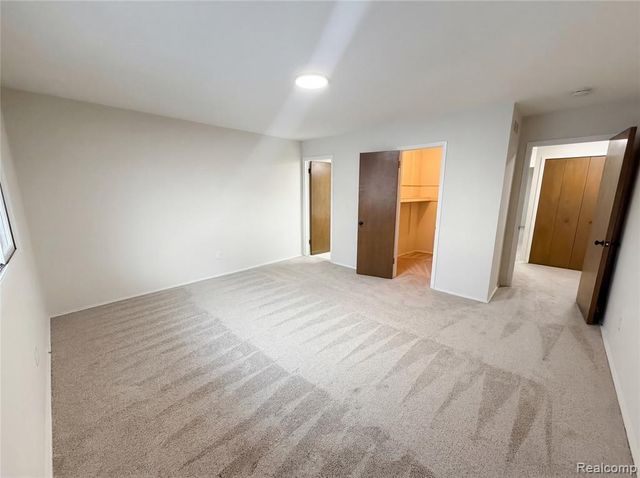 29467 Leemoor Drive, Southfield, MI 48076