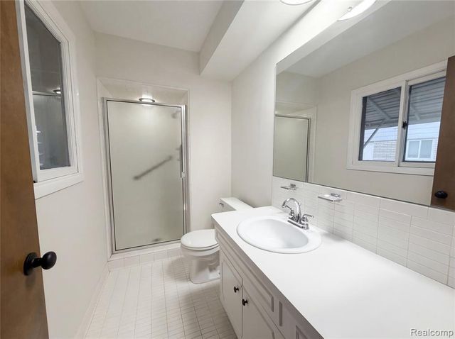 29467 Leemoor Drive, Southfield, MI 48076