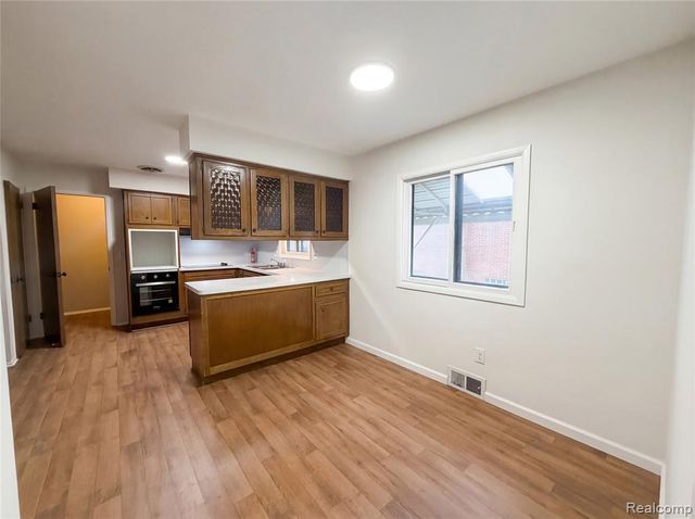 29467 Leemoor Drive, Southfield, MI 48076