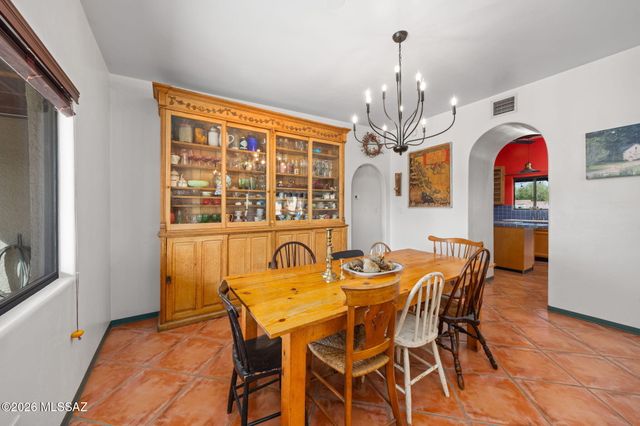 9690 N Linda Vista Place, Tucson, AZ 85742