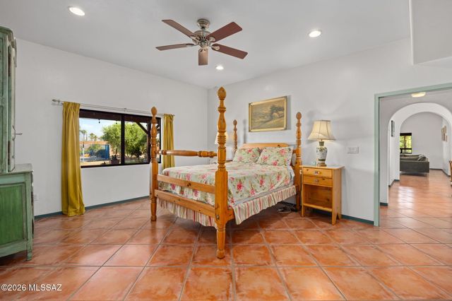 9690 N Linda Vista Place, Tucson, AZ 85742