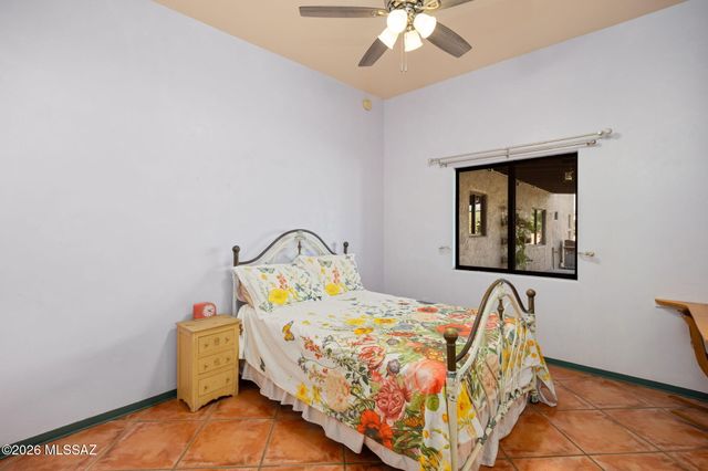 9690 N Linda Vista Place, Tucson, AZ 85742