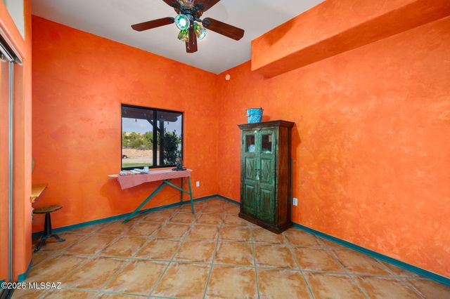 9690 N Linda Vista Place, Tucson, AZ 85742
