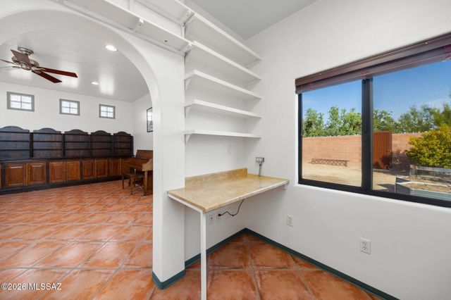 9690 N Linda Vista Place, Tucson, AZ 85742