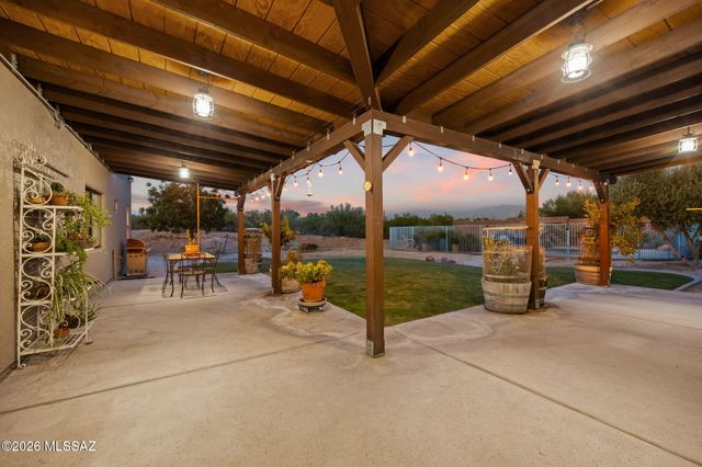 9690 N Linda Vista Place, Tucson, AZ 85742