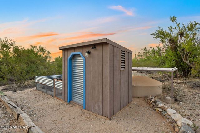 9690 N Linda Vista Place, Tucson, AZ 85742