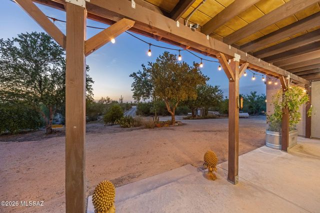 9690 N Linda Vista Place, Tucson, AZ 85742