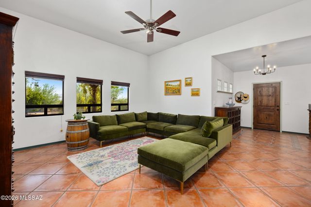 9690 N Linda Vista Place, Tucson, AZ 85742