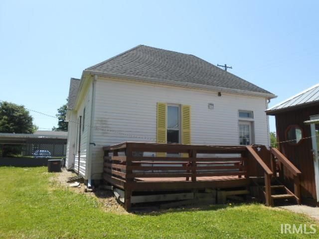 102 E Poplar Street, Owensville, IN 47665