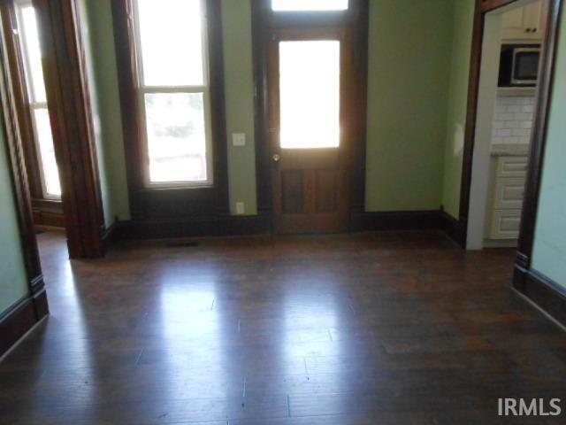 102 E Poplar Street, Owensville, IN 47665