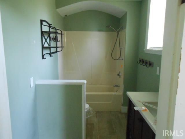 102 E Poplar Street, Owensville, IN 47665