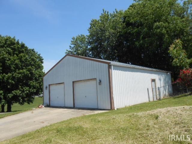 102 E Poplar Street, Owensville, IN 47665