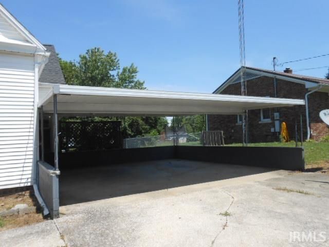 102 E Poplar Street, Owensville, IN 47665