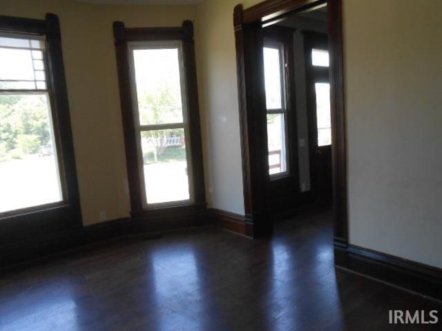 102 E Poplar Street, Owensville, IN 47665