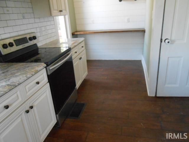 102 E Poplar Street, Owensville, IN 47665