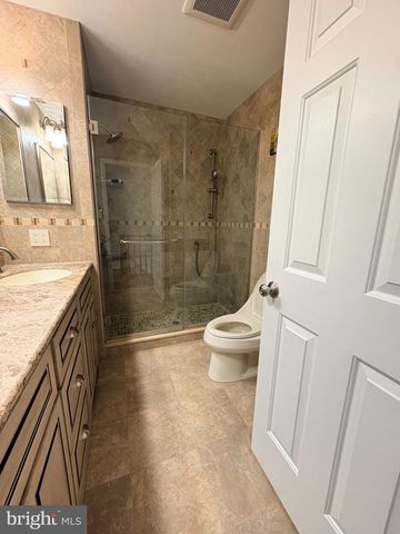 2100 DERBY DR, Cinnaminson, NJ 08077