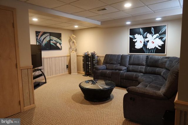 2100 DERBY DR, Cinnaminson, NJ 08077