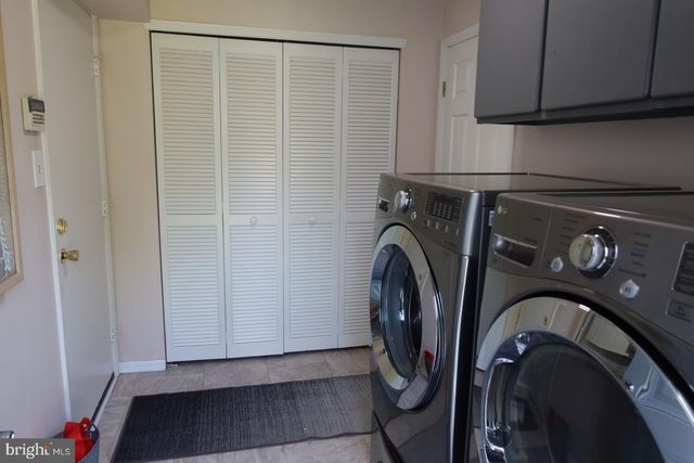 2100 DERBY DR, Cinnaminson, NJ 08077