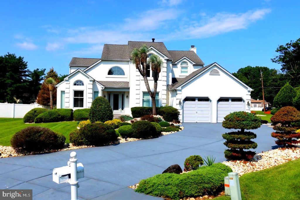 2100 DERBY DR, Cinnaminson, NJ 08077
