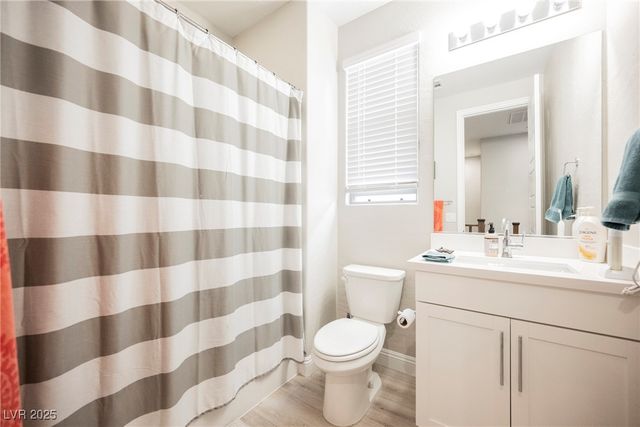 11676 Hamilton Lake Avenue, Las Vegas, NV 89138