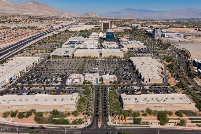 11676 Hamilton Lake Avenue, Las Vegas, NV 89138