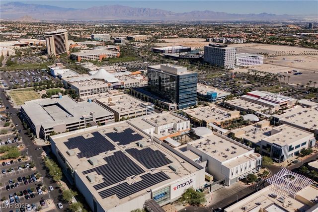 11676 Hamilton Lake Avenue, Las Vegas, NV 89138