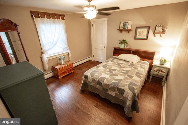 2056 RIDGE RD, Elverson, PA 19520