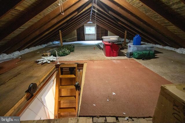 2056 RIDGE RD, Elverson, PA 19520