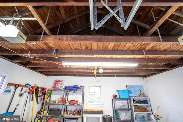 2056 RIDGE RD, Elverson, PA 19520