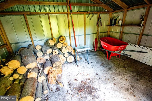 2056 RIDGE RD, Elverson, PA 19520
