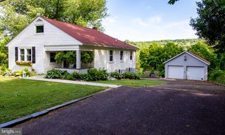 2056 RIDGE RD, Elverson, PA 19520