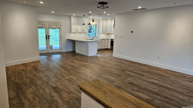 219 Edgevale, San Antonio, TX 78229
