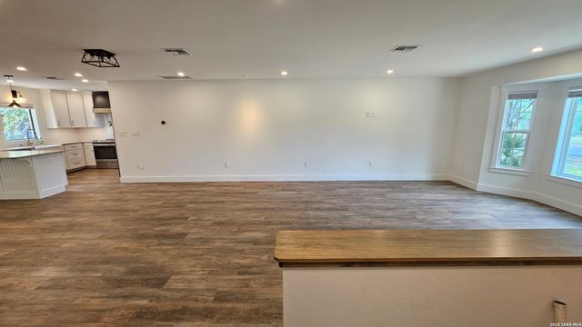 219 Edgevale, San Antonio, TX 78229