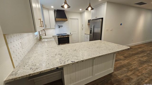 219 Edgevale, San Antonio, TX 78229