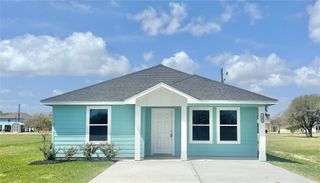 288 Buckskin Dr, Palacios, TX 77465