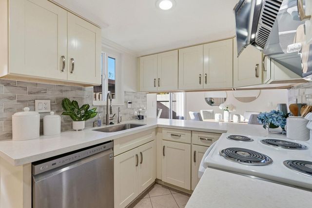 21091 Red Fir Ct, Cupertino, CA 95014