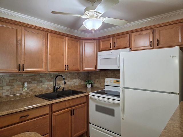 173 Kent J, West Palm Beach, FL 33417