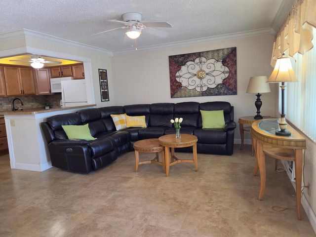173 Kent J, West Palm Beach, FL 33417