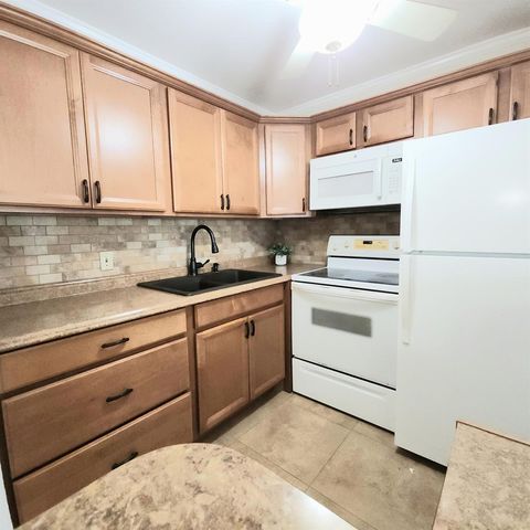 173 Kent J, West Palm Beach, FL 33417
