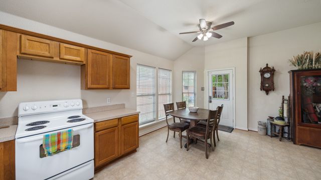 121 W Oneal Street, Wills Point, TX 75169