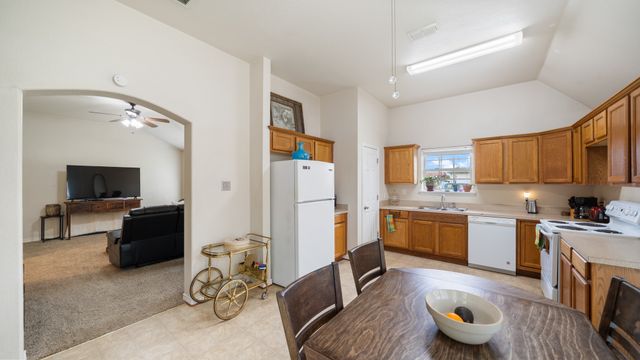 121 W Oneal Street, Wills Point, TX 75169