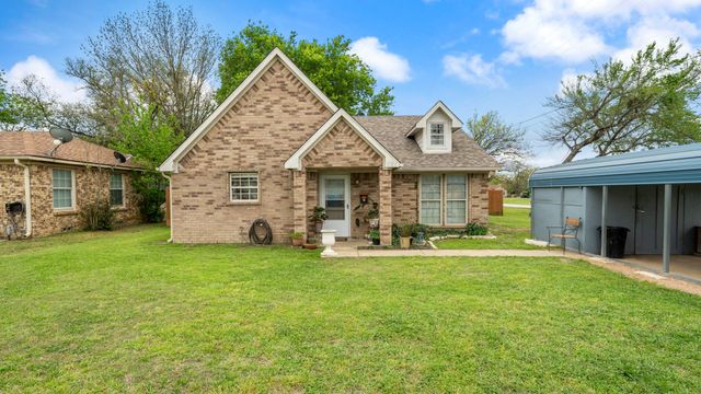 121 W Oneal Street, Wills Point, TX 75169