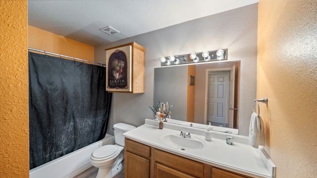 121 W Oneal Street, Wills Point, TX 75169