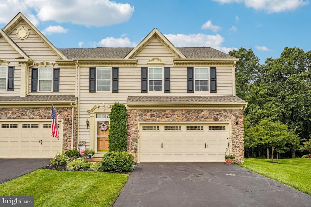 1083 ARBOUR LN, QUAKERTOWN, PA 18951 — exterior