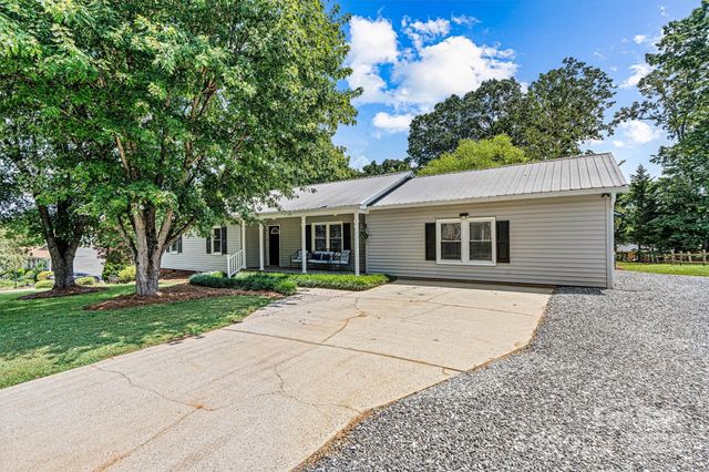 1328 32nd Street Court NE, Conover, NC 28613