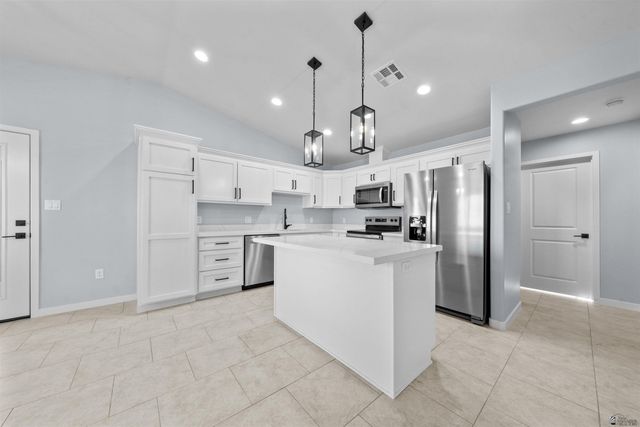 10735 E 45 ST, Yuma, AZ 85367