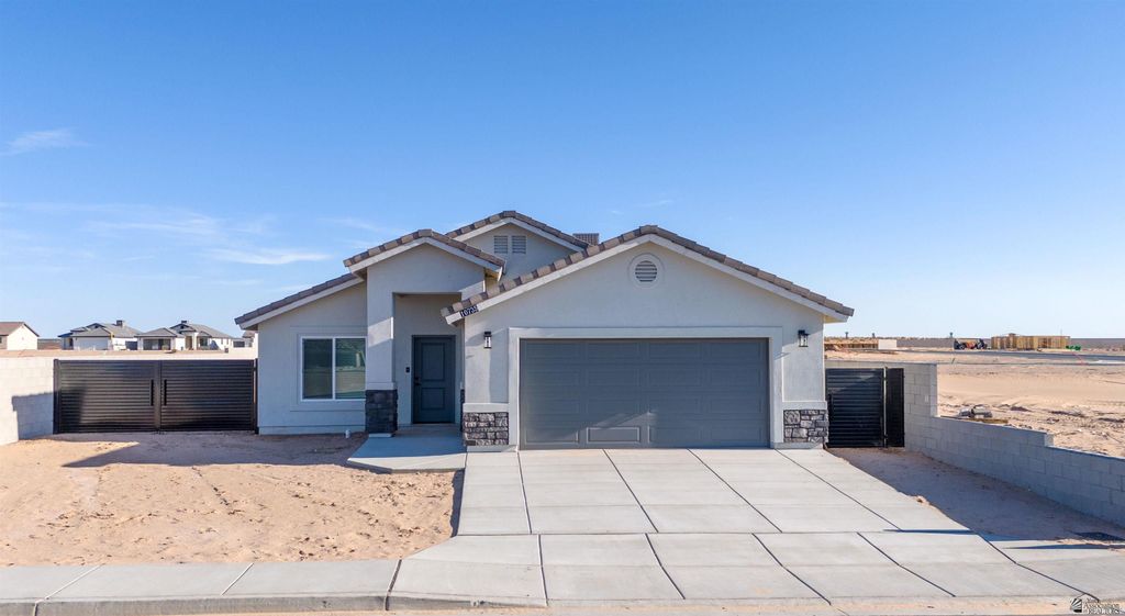 10735 E 45 ST, Yuma, AZ 85367