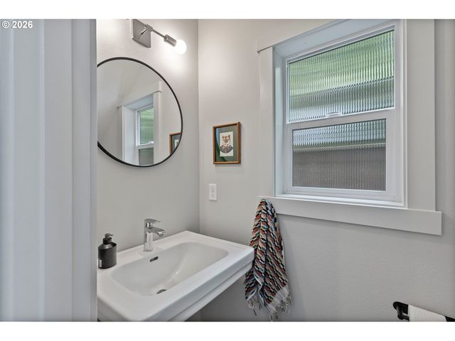 6207 Sw 21ST Ave, Portland, OR 97239