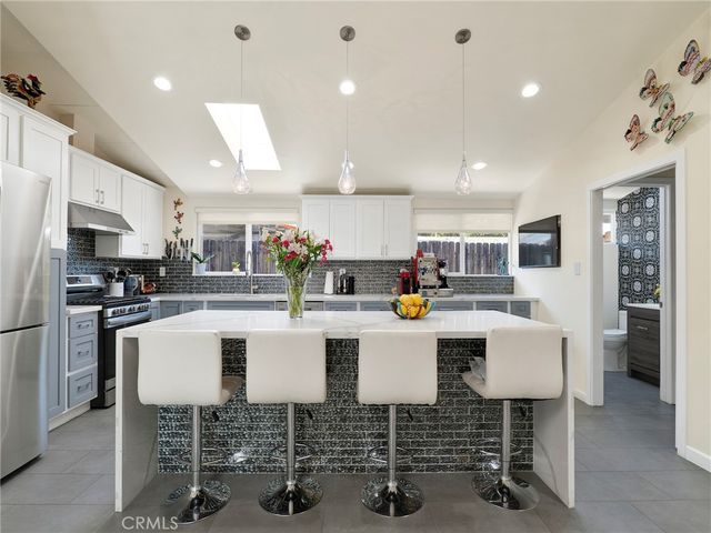6213 Lubao, Woodland Hills, CA 91367