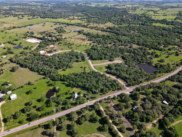 108 Woodland Creek Lane, La Grange, TX 78945